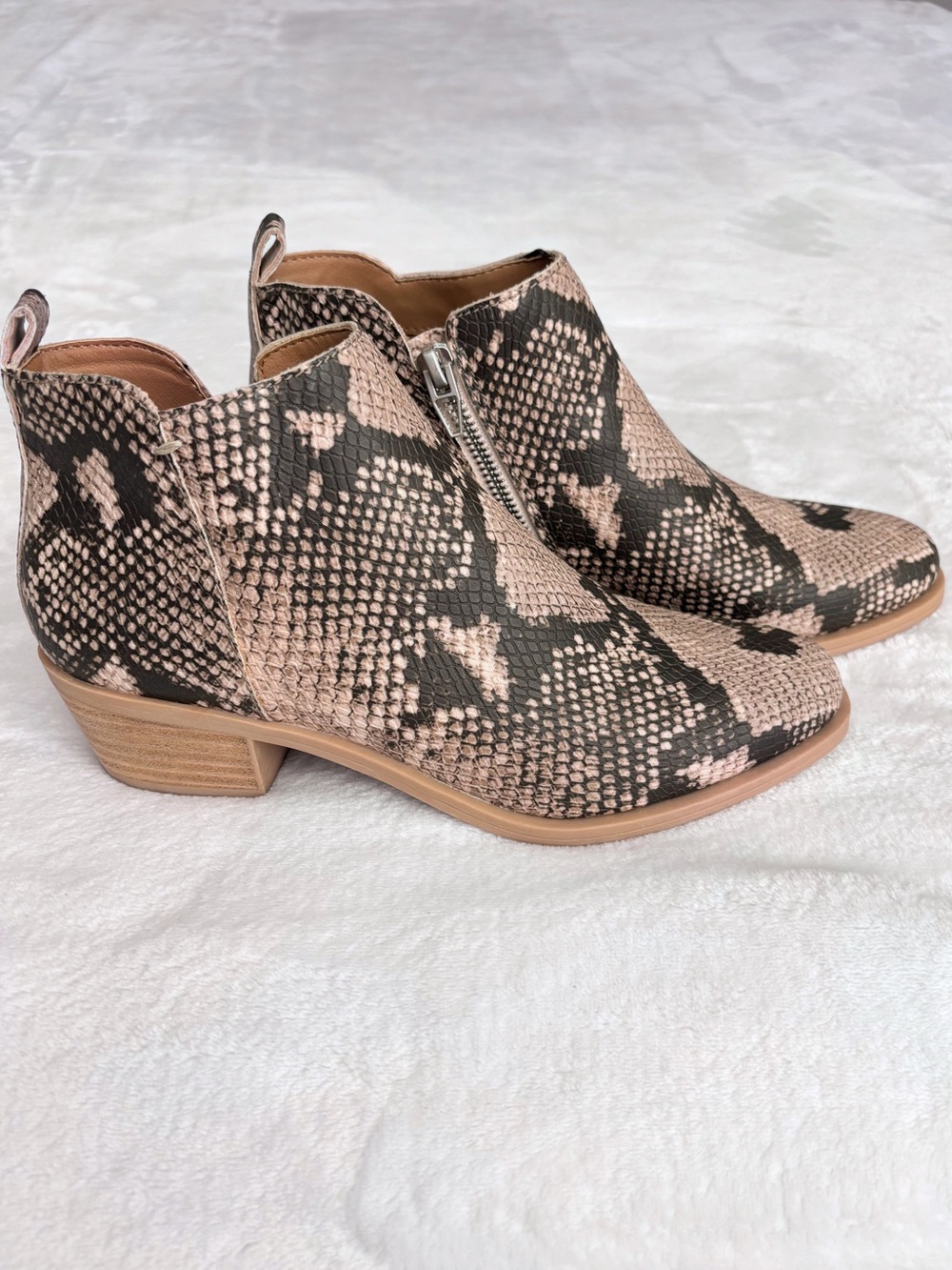 DOLCE VITA Westa Vegan Leather Snakeskin Print Low Heel Ankle Booties--NEW--7
